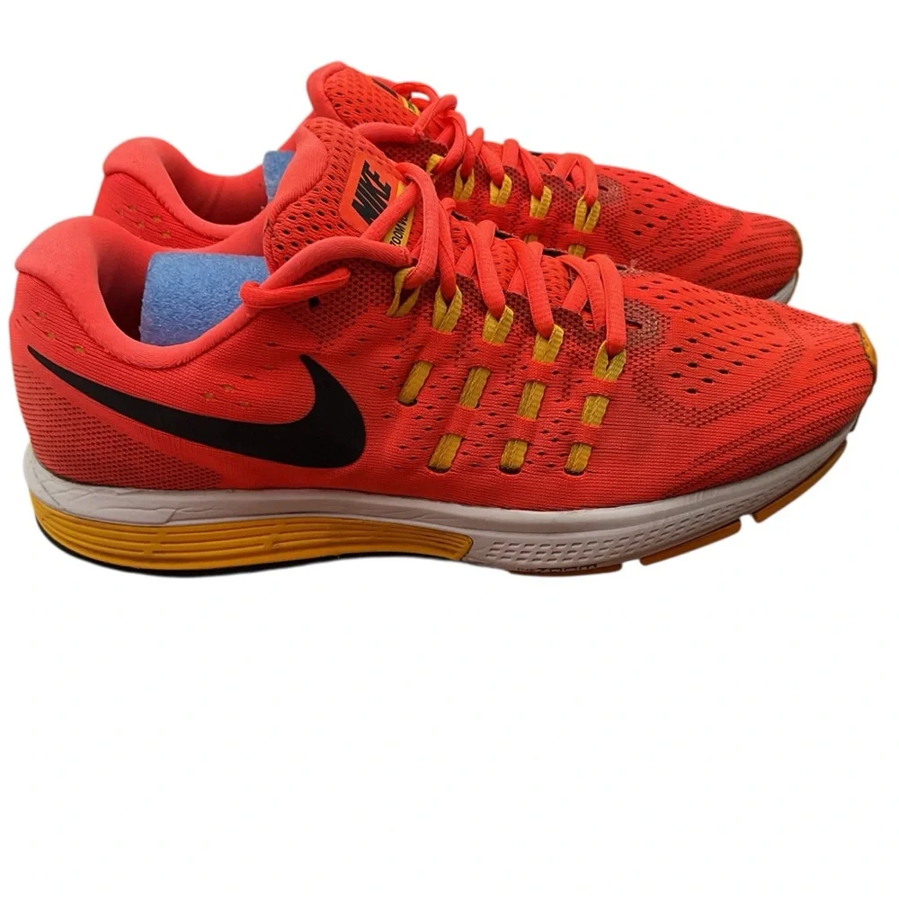 Nike Zoom Vibrant Red Running Shoes.Zoom Vomero11 size 8.5‎